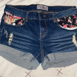 Womens shorts ✨